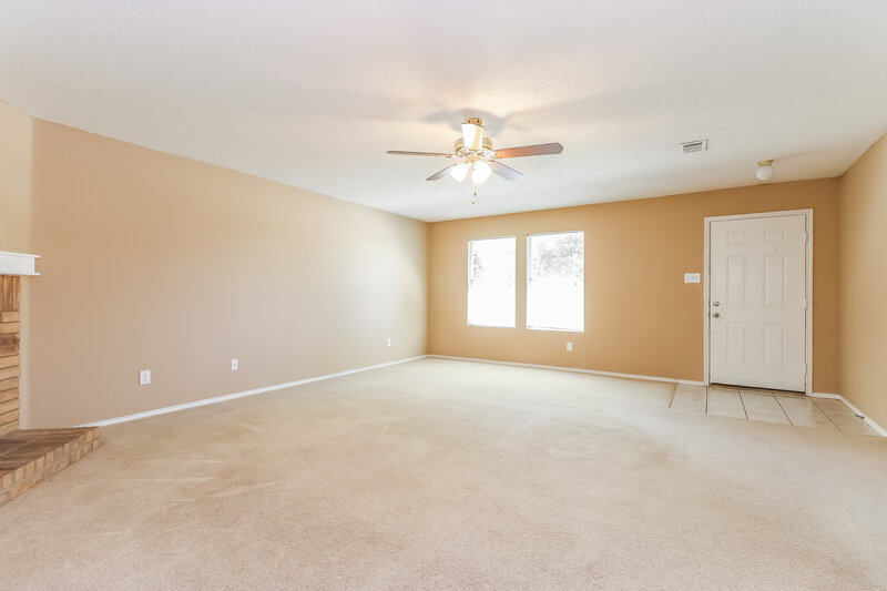 1,775/Mo, 548 Magdalen Ave Crowley, TX 76036 Living Room View
