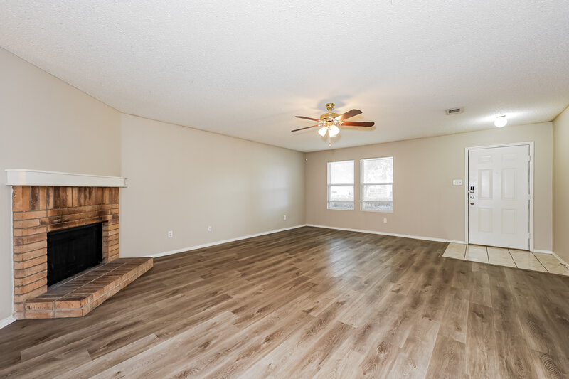 2,005/Mo, 548 Magdalen Ave Crowley, TX 76036 Living Room View