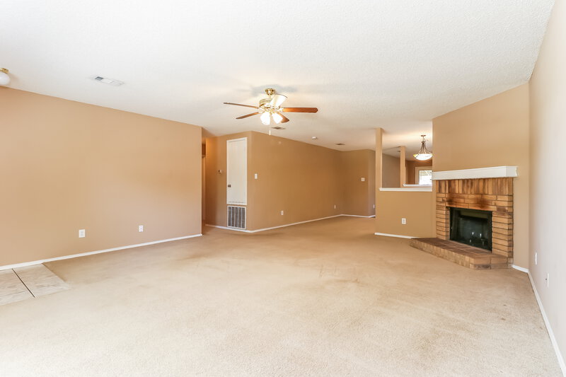 1,775/Mo, 548 Magdalen Ave Crowley, TX 76036 Living Room View 3