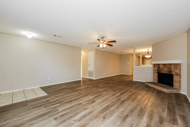 2,005/Mo, 548 Magdalen Ave Crowley, TX 76036 Living Room View 3