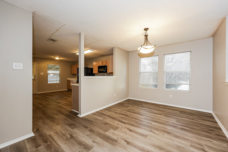 2,005/Mo, 548 Magdalen Ave Crowley, TX 76036 Dining Room View