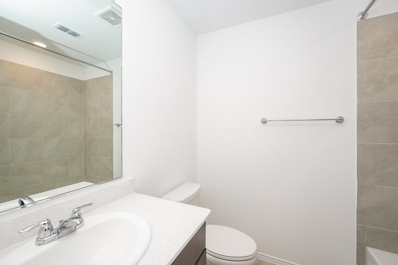 2,075/Mo, 8401 Hollow Bend St Fort Worth, TX 76123 Bathroom View
