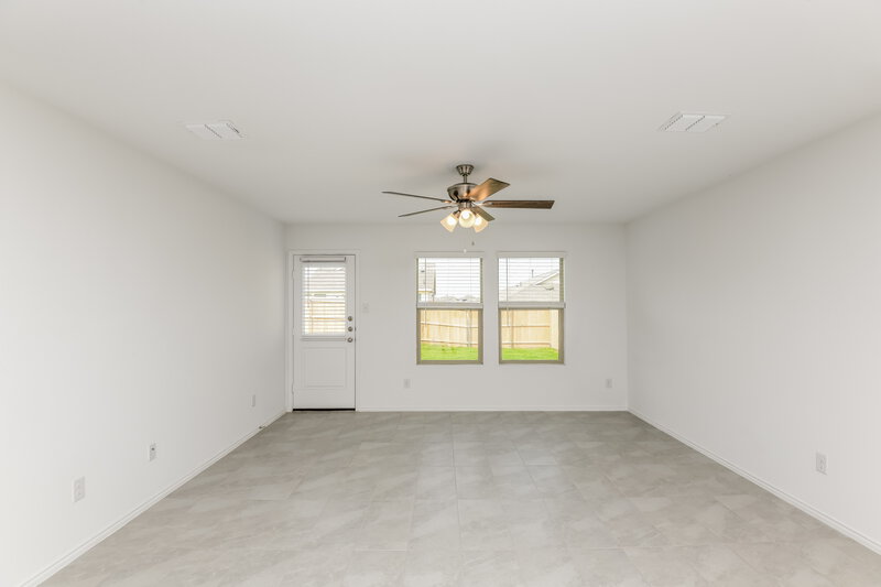 2,330/Mo, 8400 Hollow Bend St Fort Worth, TX 76123 Living Room View