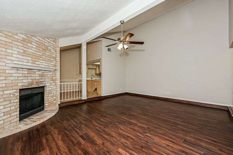 1,990/Mo, 910 Blue Jay Dr Mansfield, TX 76063 Living Room View 3