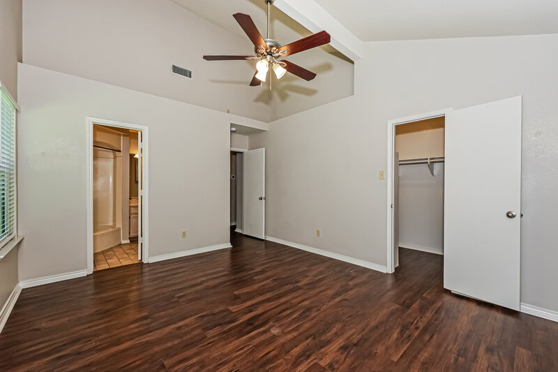 1,990/Mo, 910 Blue Jay Dr Mansfield, TX 76063 Main Bedroom View 2