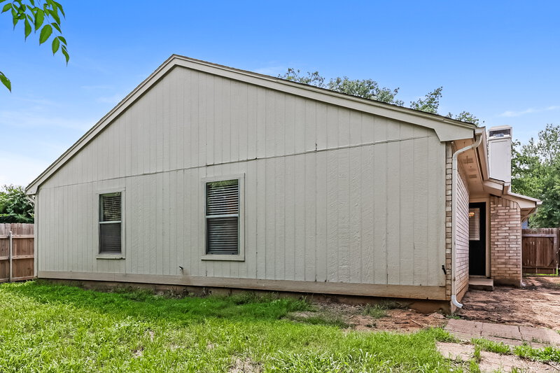 1,990/Mo, 910 Blue Jay Dr Mansfield, TX 76063 Rear View