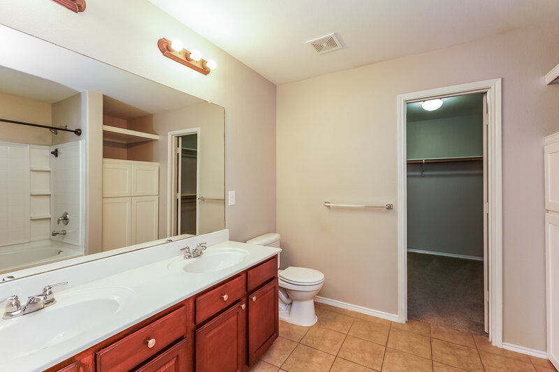 2,220/Mo, 413 Emerald Creek Dr Fort Worth, TX 76131 Misc View 13