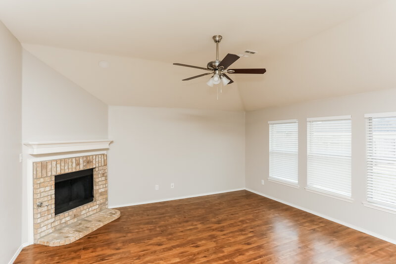 2,330/Mo, 501 Branch St Forney, TX 75126 Living Room View