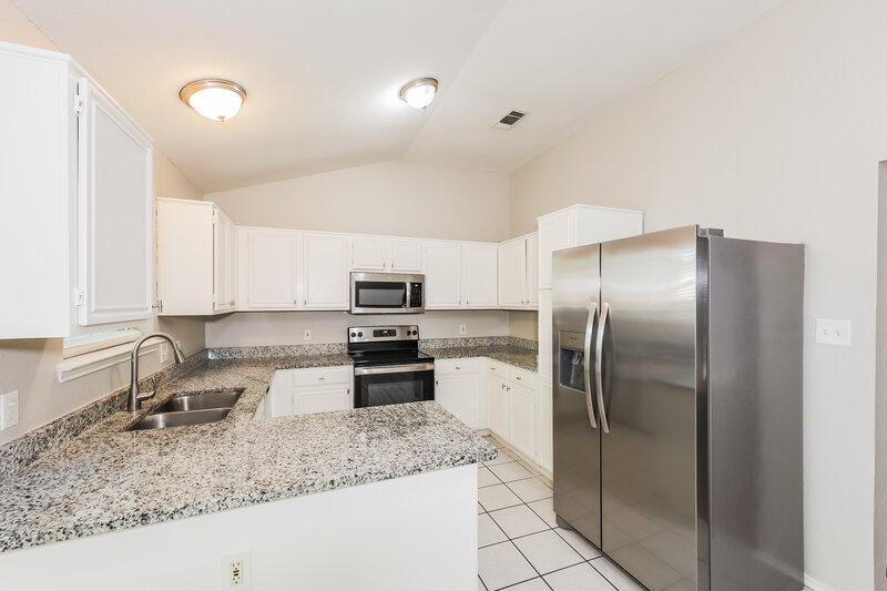 1,925/Mo, 512 Blue Haze Dr Fort Worth, TX 76108 Kitchen View