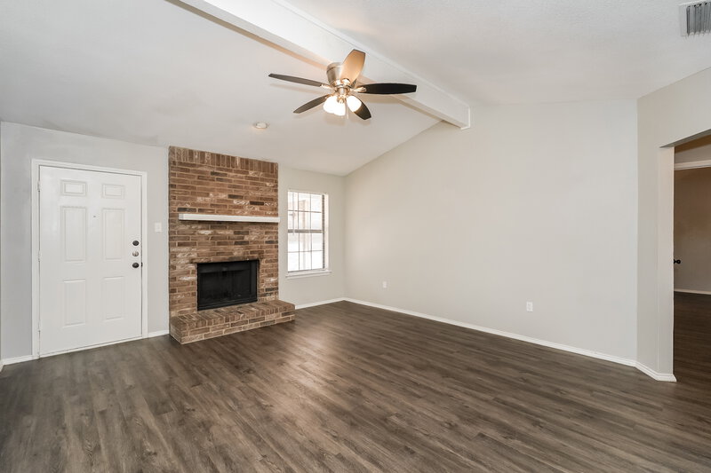 2,060/Mo, 2027 Cherrywood Ln Denton, TX 76209 Living Room View 4