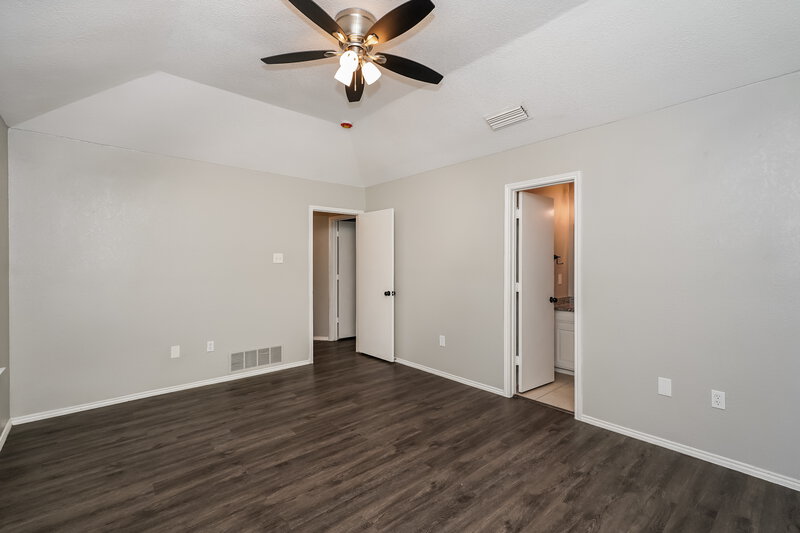 2,060/Mo, 2027 Cherrywood Ln Denton, TX 76209 Main Bedroom View 2