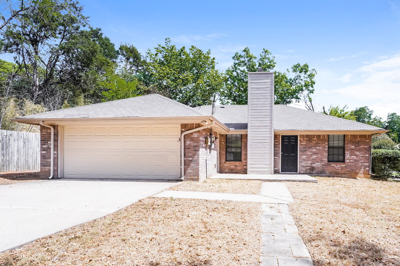2,060/Mo, 2027 Cherrywood Ln Denton, TX 76209 Rear View