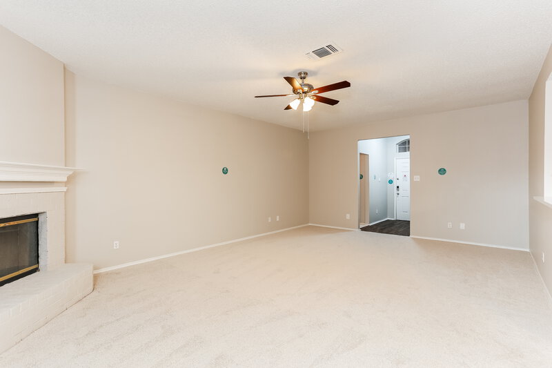 1,955/Mo, 3709 Cove Meadow Ln Fort Worth, TX 76123 Living Room View