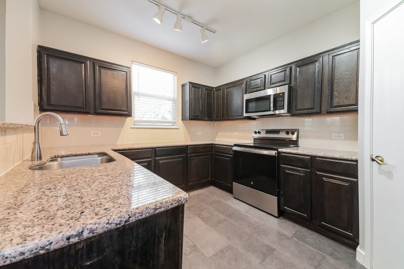 2,395/Mo, 8004 Swan Park Dr Denton, TX 76210 Kitchen View