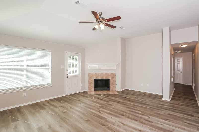 2,195/Mo, 5741 Lionfish Way Fort Worth, TX 76131 Living Room View