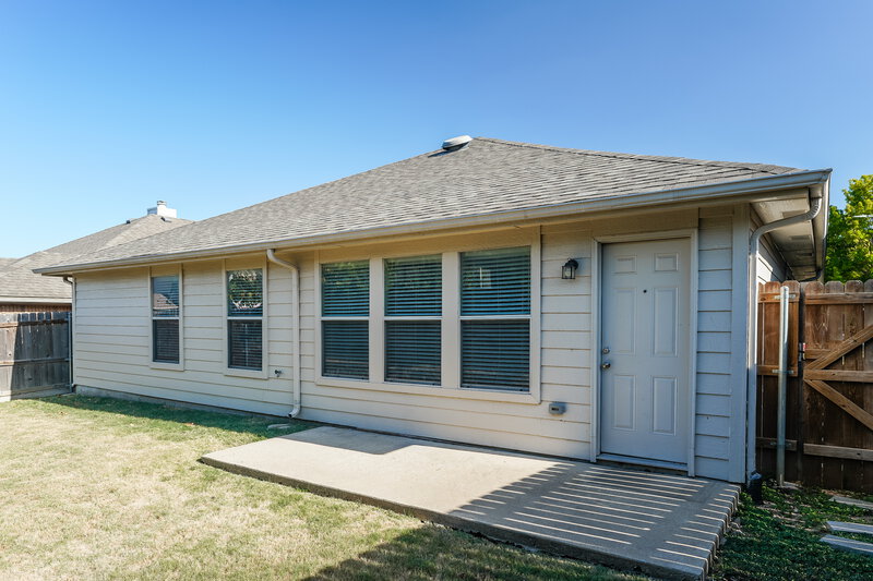 2,175/Mo, 3737 Sapphire St Fort Worth, TX 76244 Rear View