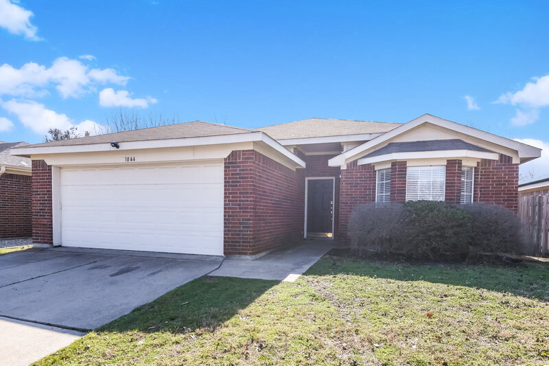 1,910/Mo, 1844 Overland St Fort Worth, TX 76131 External View
