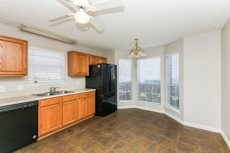 1,940/Mo, 1844 Overland St Fort Worth, TX 76131 Kitchen View