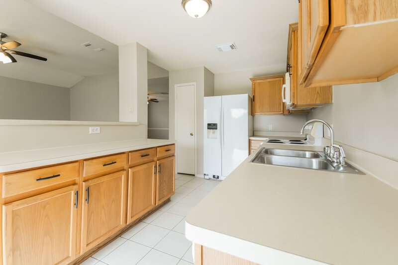 1,950/Mo, 3309 Bentgate Ct Denton, TX 76210 Kitchen View