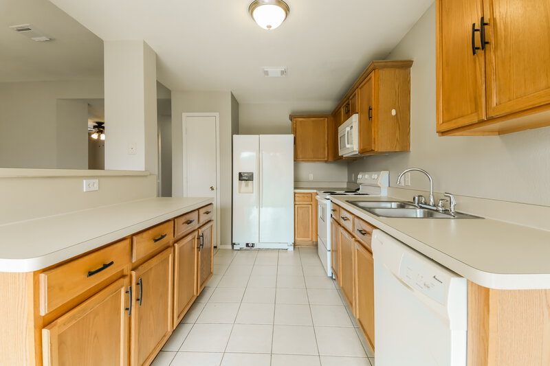 1,950/Mo, 3309 Bentgate Ct Denton, TX 76210 Kitchen View 2