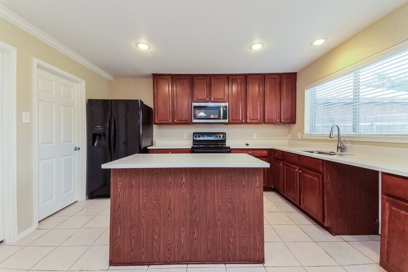 2,250/Mo, 715 Hickory Ln Fate, TX 75087 Kitchen View