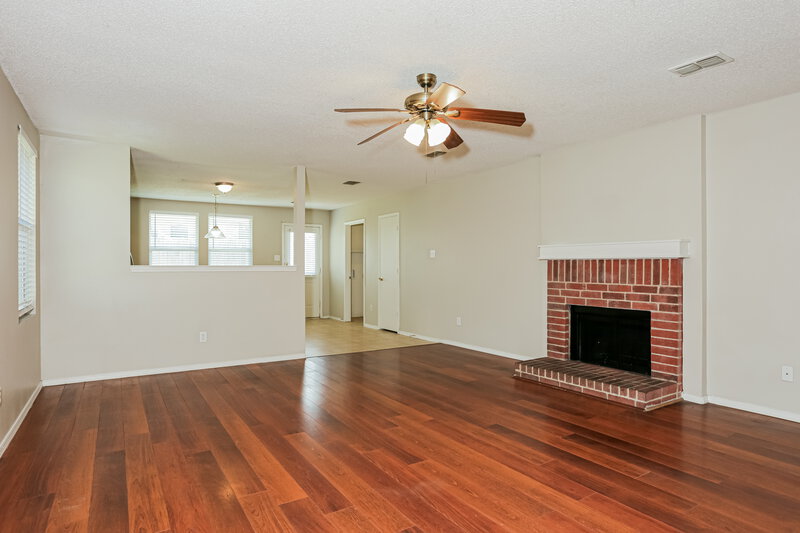 2,025/Mo, 1203 Wisdom Dr Cedar Hill, TX 75104 Living Room View 2