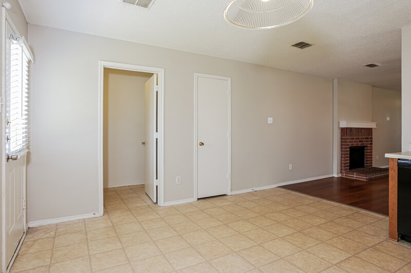 2,025/Mo, 1203 Wisdom Dr Cedar Hill, TX 75104 Breakfast Nook View