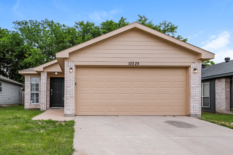1,845/Mo, 10529 Flamewood Dr Fort Worth, TX 76140 External View