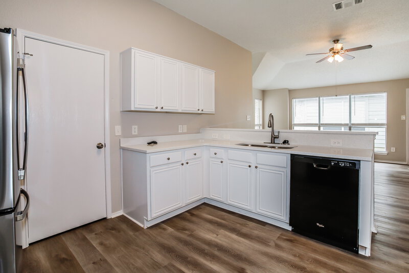 1,880/Mo, 10529 Flamewood Dr Fort Worth, TX 76140 Misc View 7