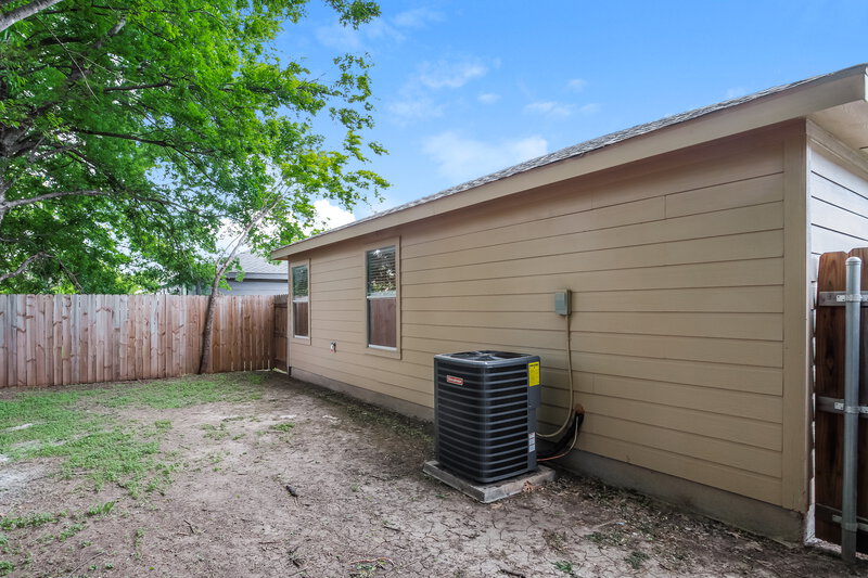 1,845/Mo, 10529 Flamewood Dr Fort Worth, TX 76140 Rear View