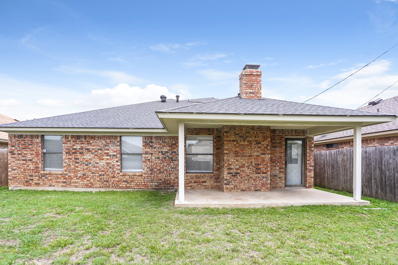 2,450/Mo, 7456 Cross Ridge Cir Fort Worth, TX 76120 Rear View