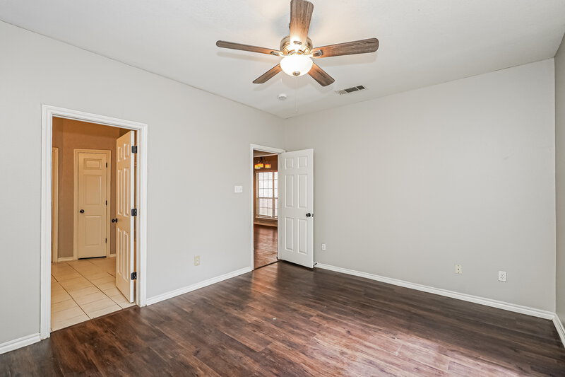 2,375/Mo, 941 Azalia Dr Lewisville, TX 75067 Main Bedroom View