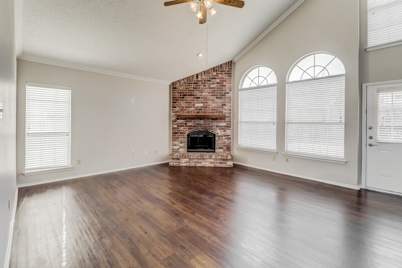 2,415/Mo, 812 Angel St Cedar Hill, TX 75104 Living Room View