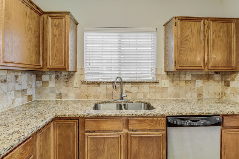 2,415/Mo, 812 Angel St Cedar Hill, TX 75104 Kitchen View 2