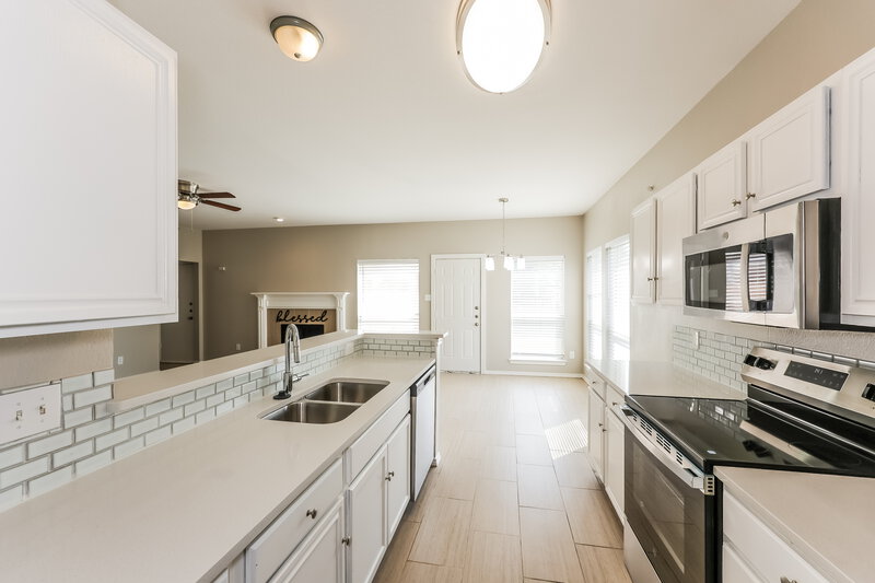 2,255/Mo, 228 Pioneer Ct Lancaster, TX 75146 Kitchen View 2