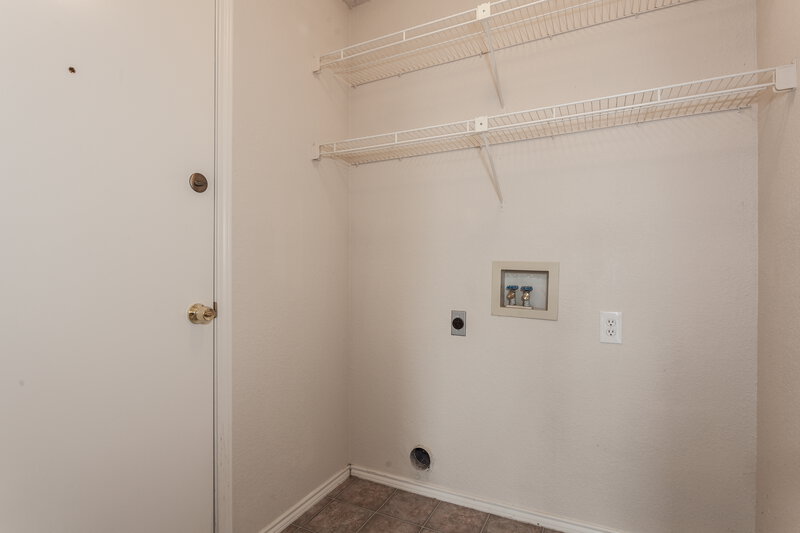 1,775/Mo, 10216 Aurora Dr Fort Worth, TX 76108 Laundry Roomlarge View