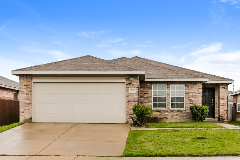 1,900/Mo, 10308 Roosevelt Gap Ct Fort Worth, TX 76140 External View