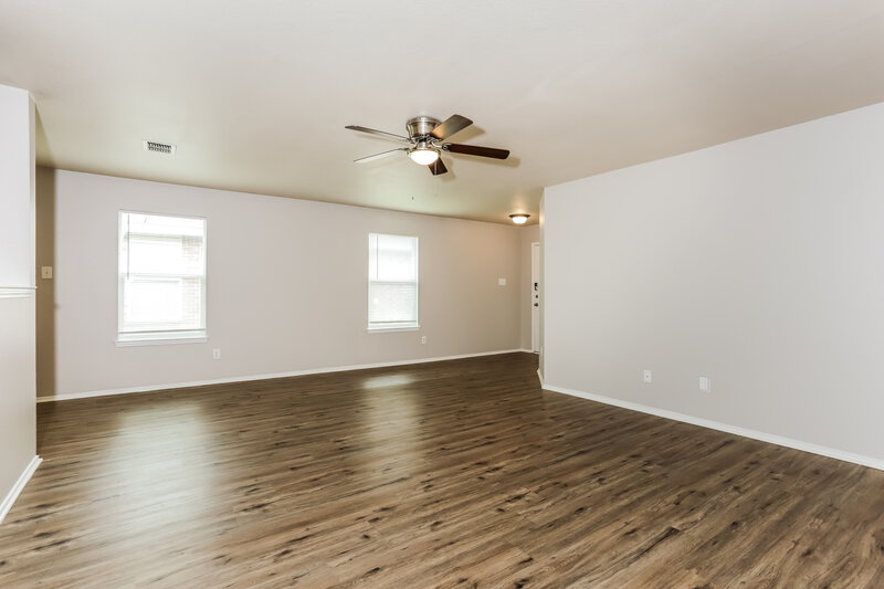 1,900/Mo, 10308 Roosevelt Gap Ct Fort Worth, TX 76140 Living Room View 2