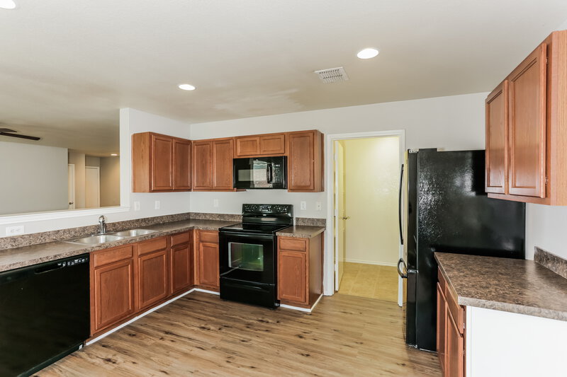 1,900/Mo, 10308 Roosevelt Gap Ct Fort Worth, TX 76140 Kitchen View