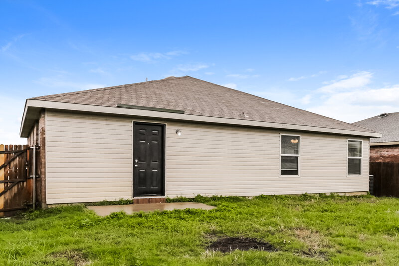 1,900/Mo, 10308 Roosevelt Gap Ct Fort Worth, TX 76140 Rear View