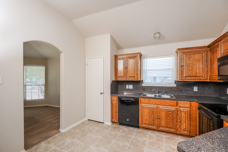 1,985/Mo, 10776 Braemoor Dr Haslet, TX 76052 Kitchen View 2