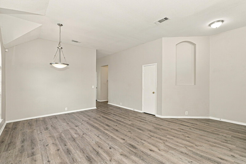 2,245/Mo, 802 Lake Bridge Dr Lake Dallas, TX 75065 Living Room View