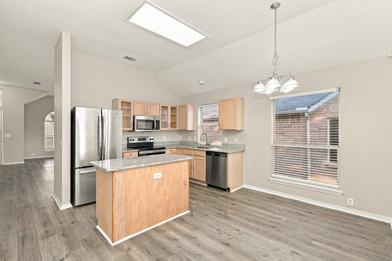 2,245/Mo, 802 Lake Bridge Dr Lake Dallas, TX 75065 Dining Room View