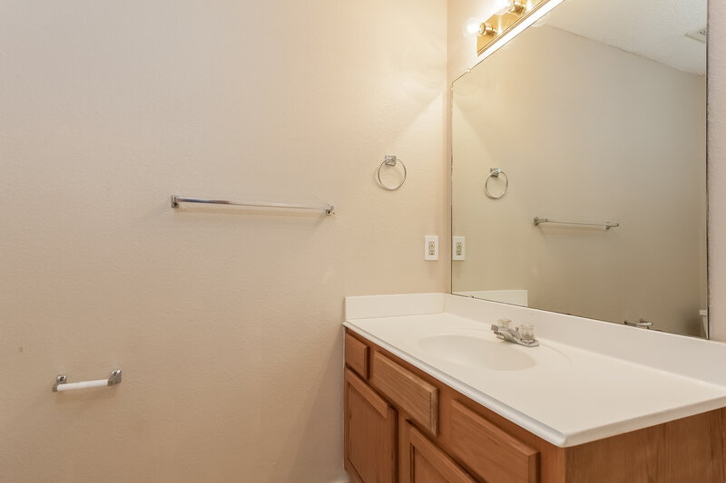 1,695/Mo, 6412 Stonewater Bend Trl Fort Worth, TX 76179 Bathroom View 2
