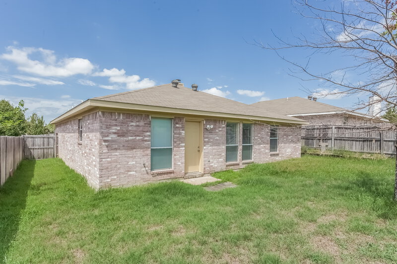 1,695/Mo, 6412 Stonewater Bend Trl Fort Worth, TX 76179 Rear View 2