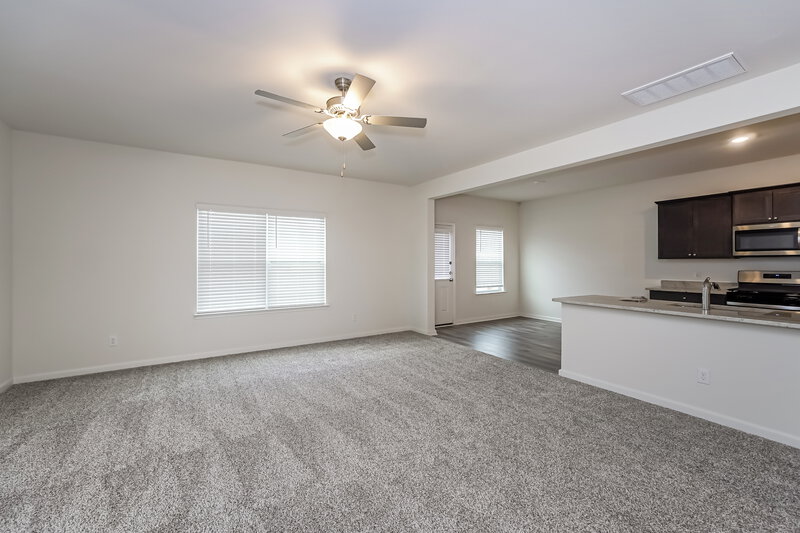 2,370/Mo, 9616 Dan Meyer Dr Fort Worth, TX 76140 Living Room View 3