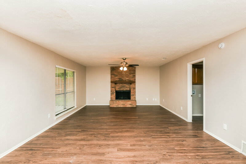 2,515/Mo, 3956 Wrenwood Dr Fort Worth, TX 76137 Living Room View