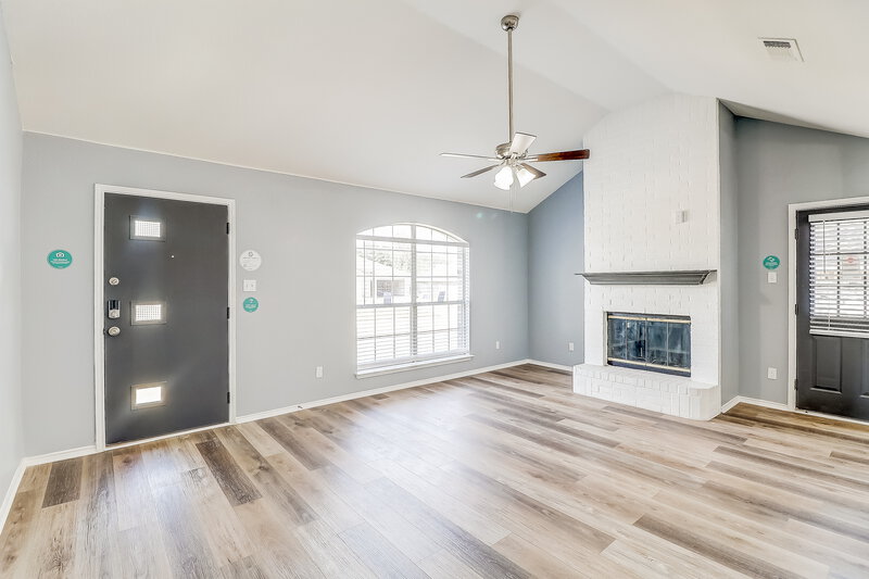 2,045/Mo, 222 Hollywood Dr Glenn Heights, TX 75154 Misc View 4