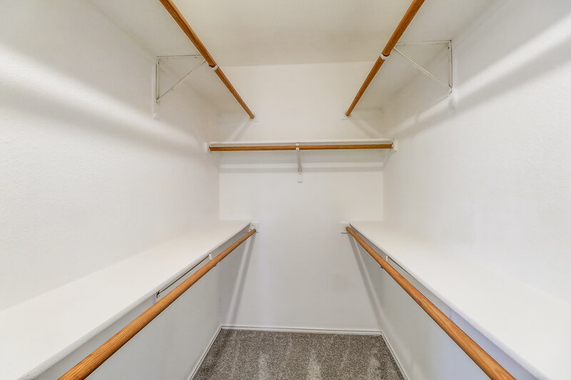 2,045/Mo, 222 Hollywood Dr Glenn Heights, TX 75154 Amenities View