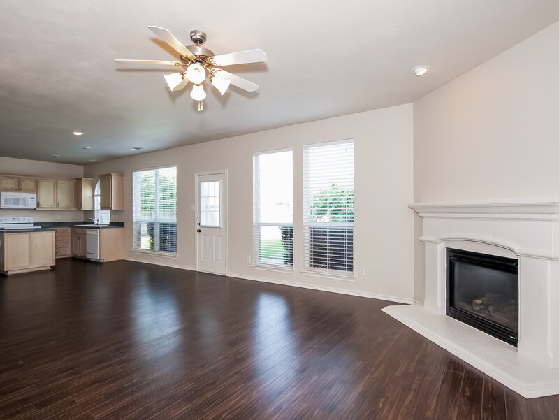 2,150/Mo, 12716 Chattaroy Ln Fort Worth, TX 76244 Living Room View